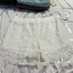Shinestar white lace shorts - size L